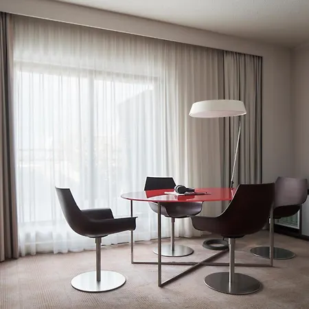 Novotel מלון 4*