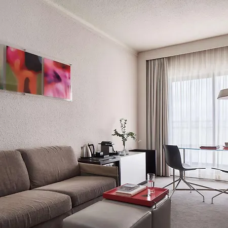 Novotel מלון